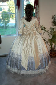 ballgown7.JPG (83638 bytes)